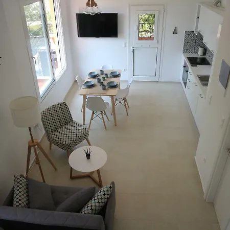 Seafront Loft In Akti * Элия