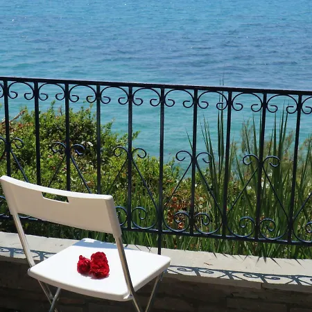 Seafront Loft In Akti Апартаменты Элия