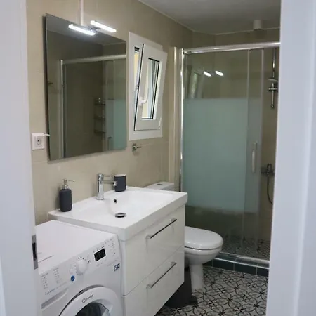 Seafront Loft In Akti Апартаменты *