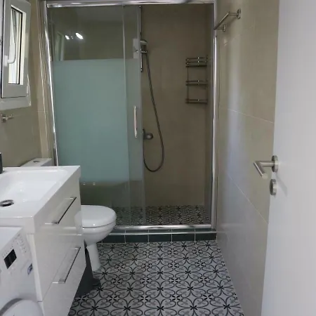 Seafront Loft In Akti Апартаменты *