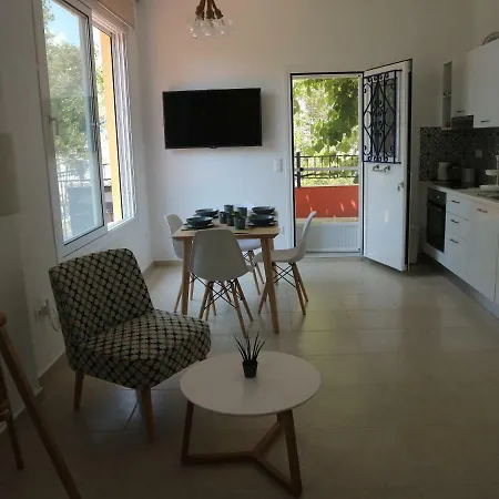 Seafront Loft In Akti Апартаменты *