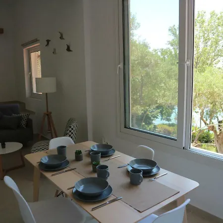 Seafront Loft In Akti Апартаменты